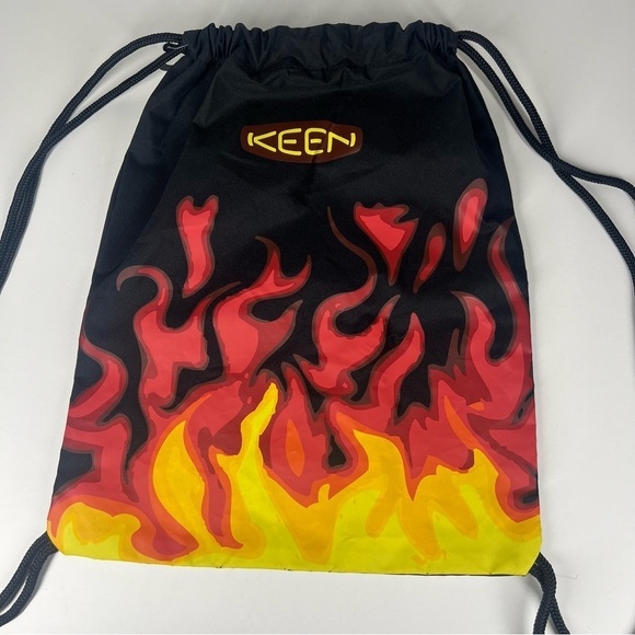 Keen Boys Fire Flame Black Drawstring Bag Youth - Picture 2 of 7